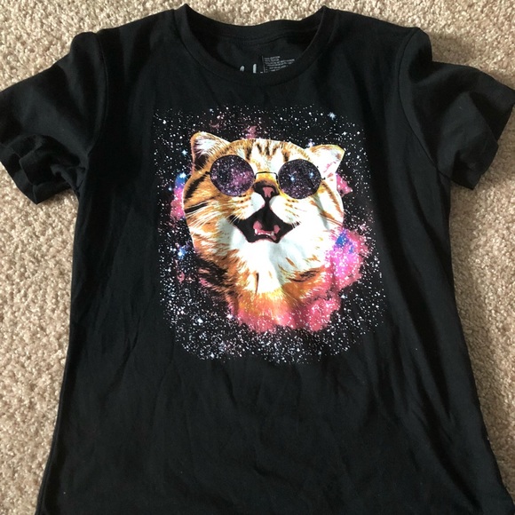 Cat tripping 🙀 - Picture 2 of 3